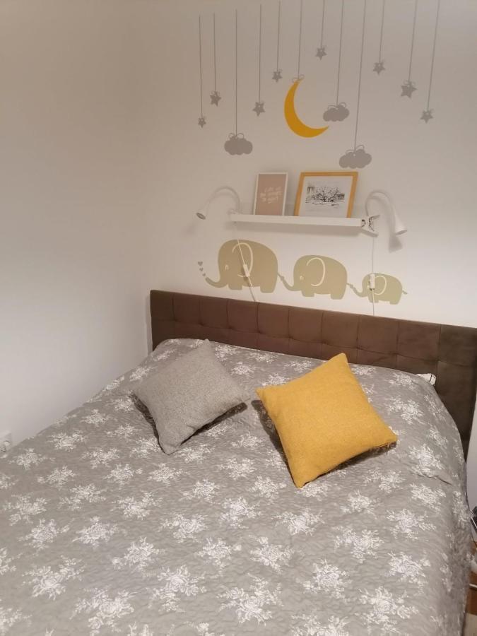 Anka Apartman Semêndria Exterior foto